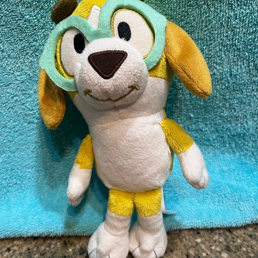 HTF Official Bluey Honey w/Glasses Beagle Dog Cartoon Stuffed Plush Moose Toys